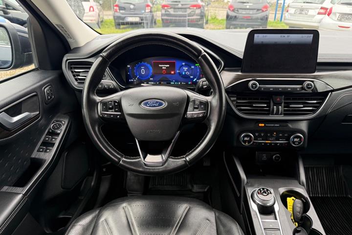 Grå Ford Kuga fra 2020