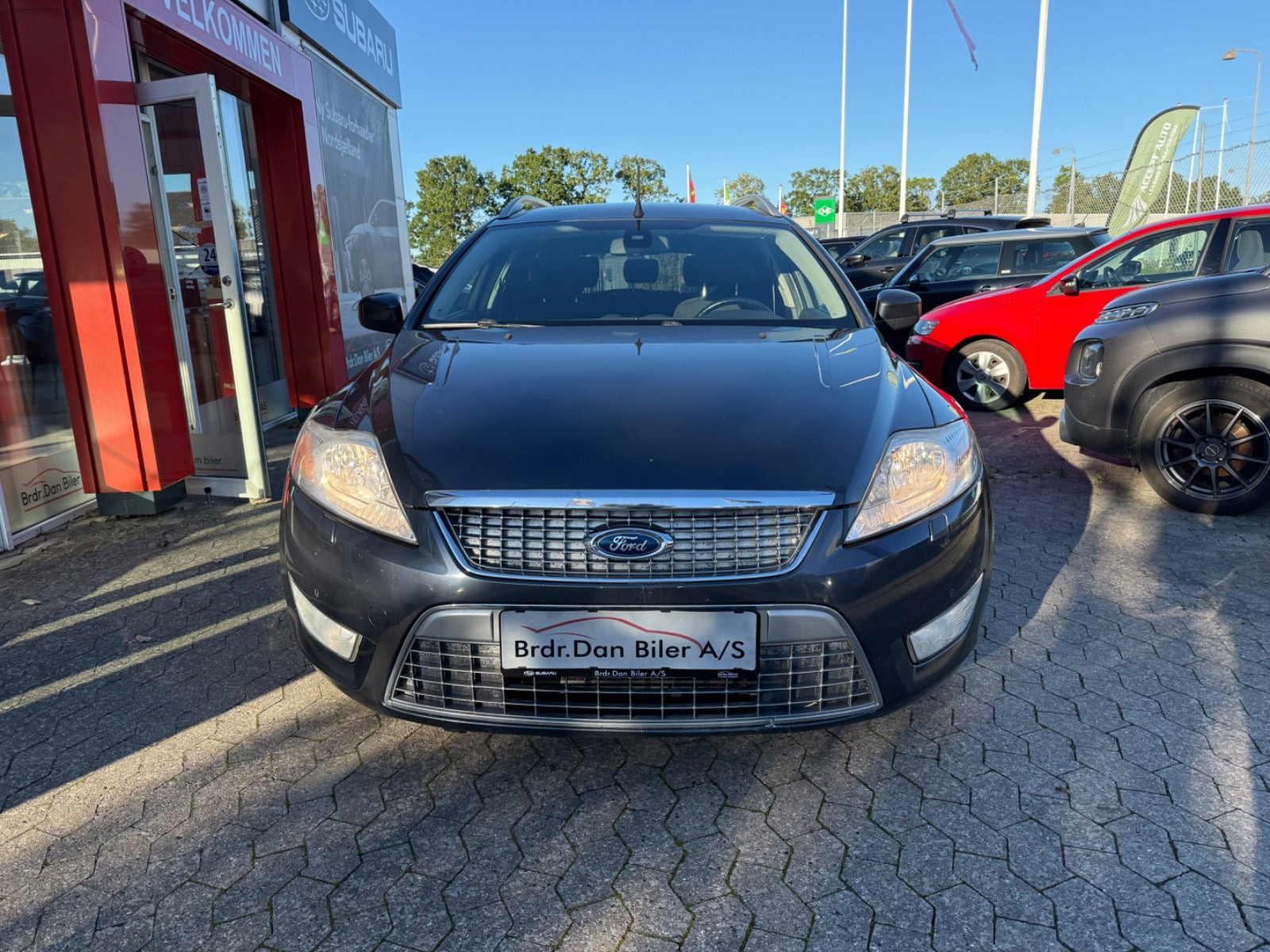 Grå Ford Mondeo fra 2009
