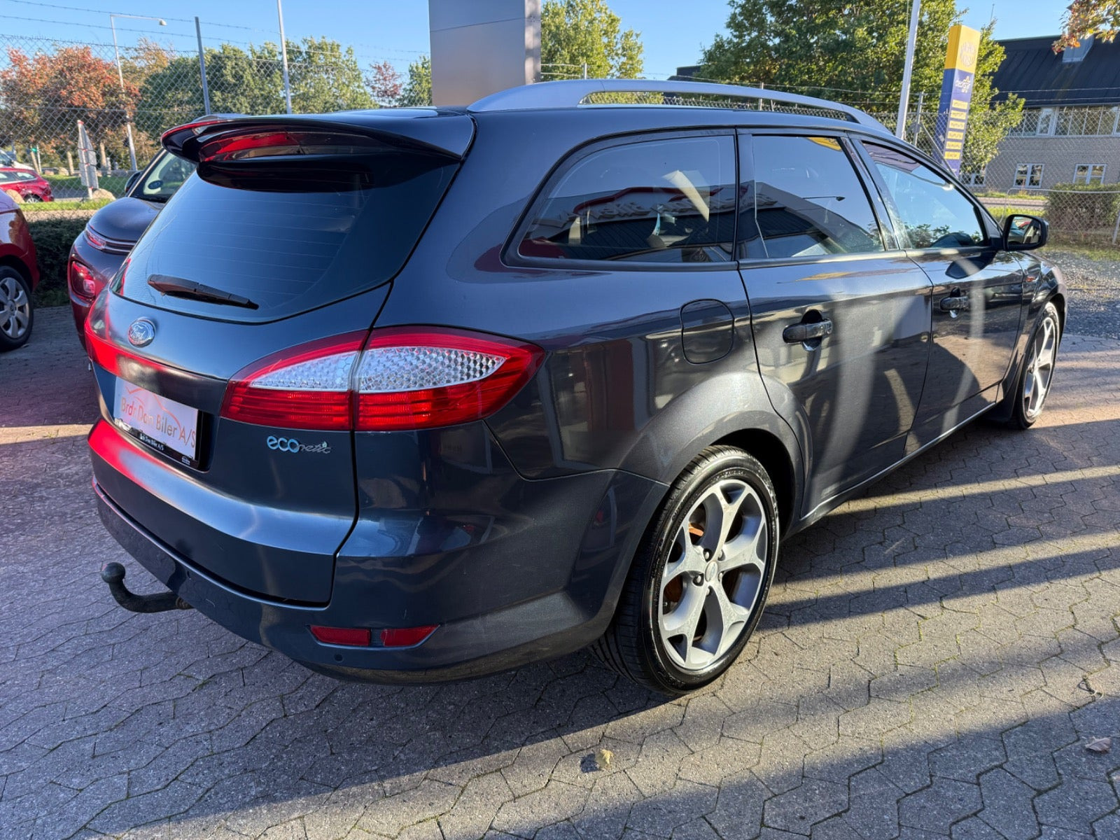 Grå Ford Mondeo fra 2009