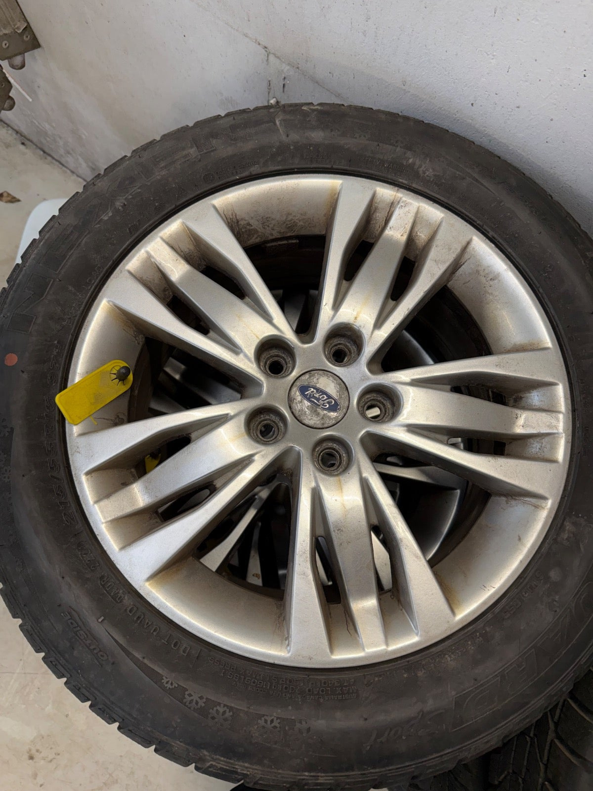 Grå Ford Mondeo fra 2009