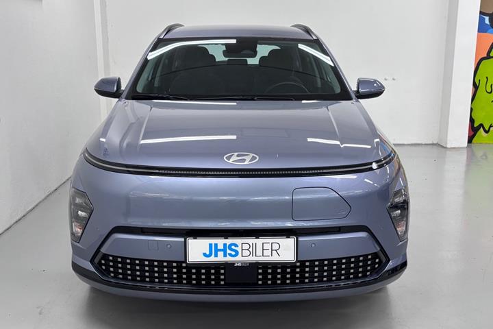 Blå Hyundai Kona fra 2024
