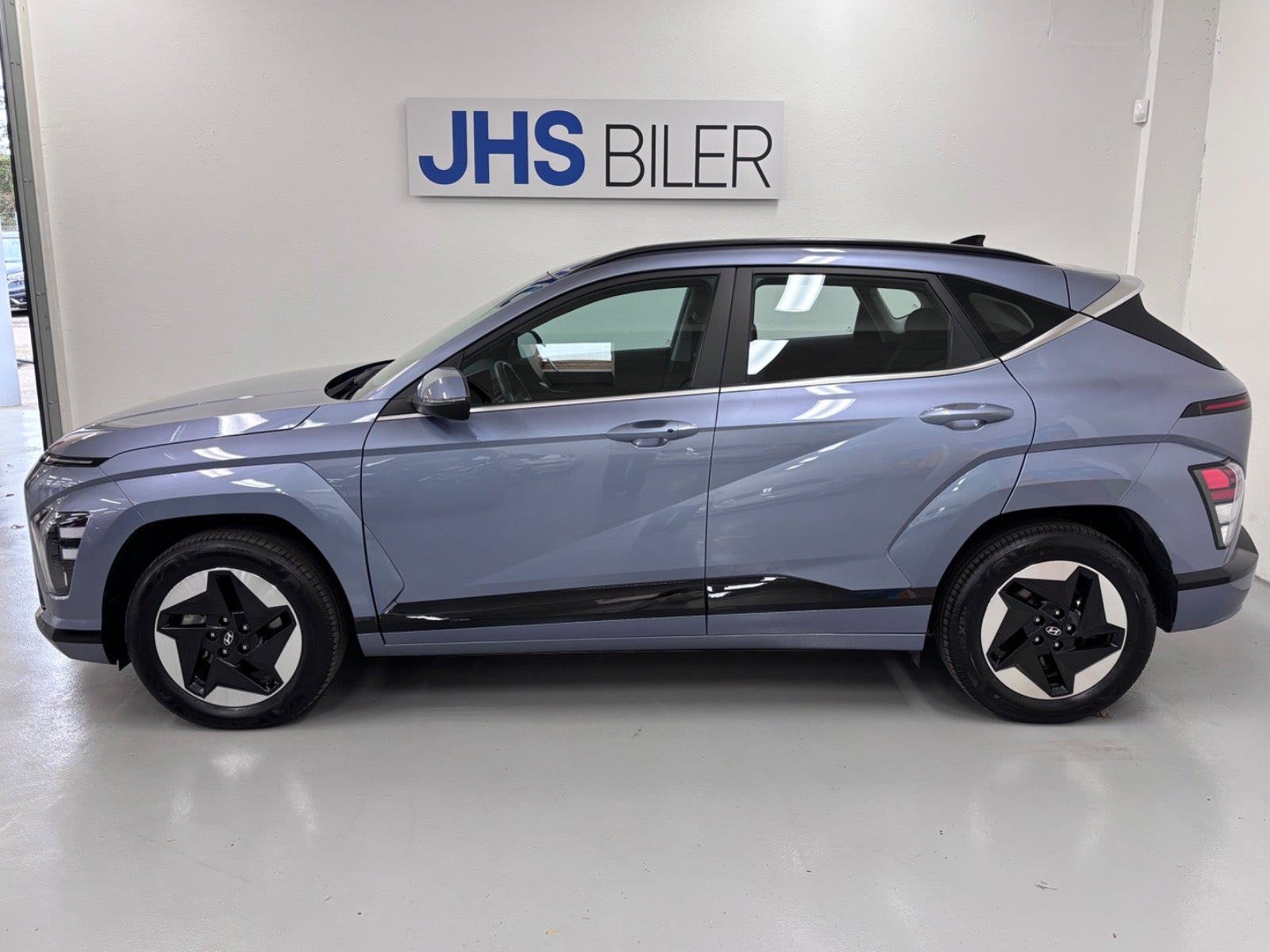 Blå Hyundai Kona fra 2024