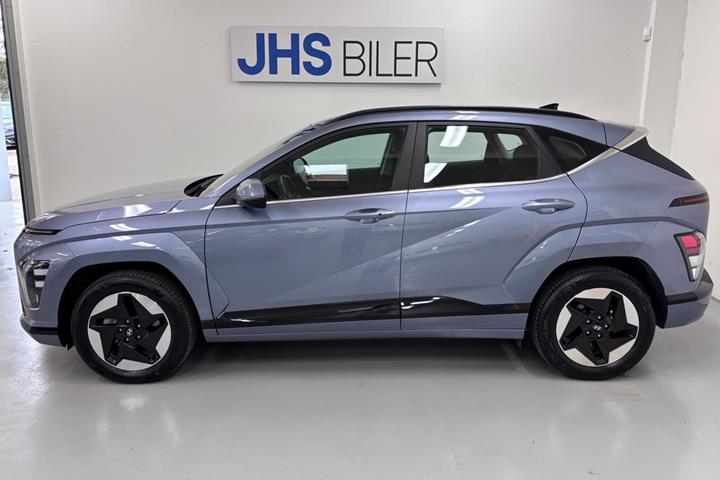 Blå Hyundai Kona fra 2024