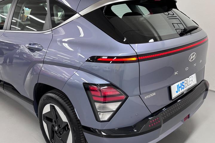 Blå Hyundai Kona fra 2024