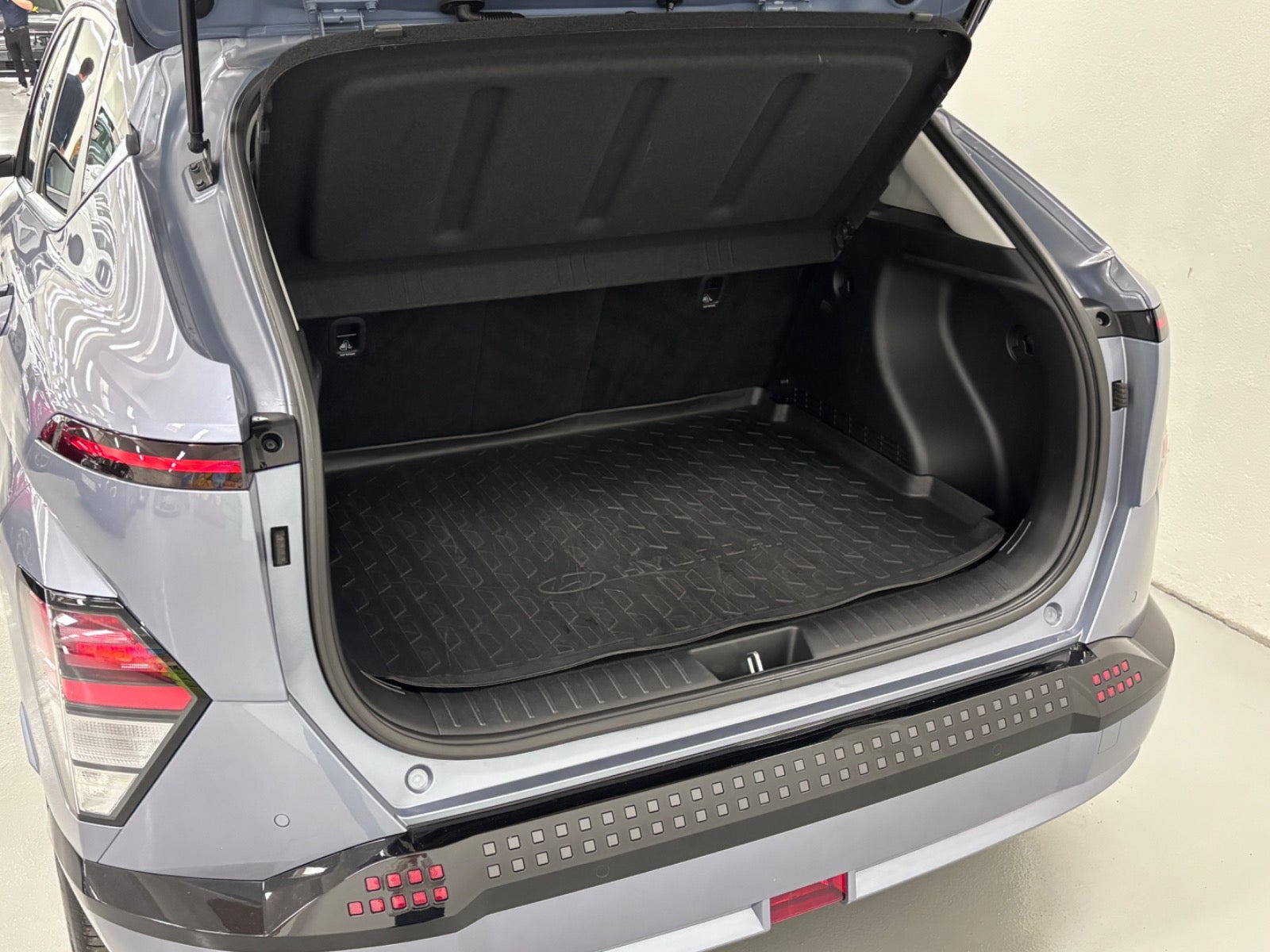 Blå Hyundai Kona fra 2024