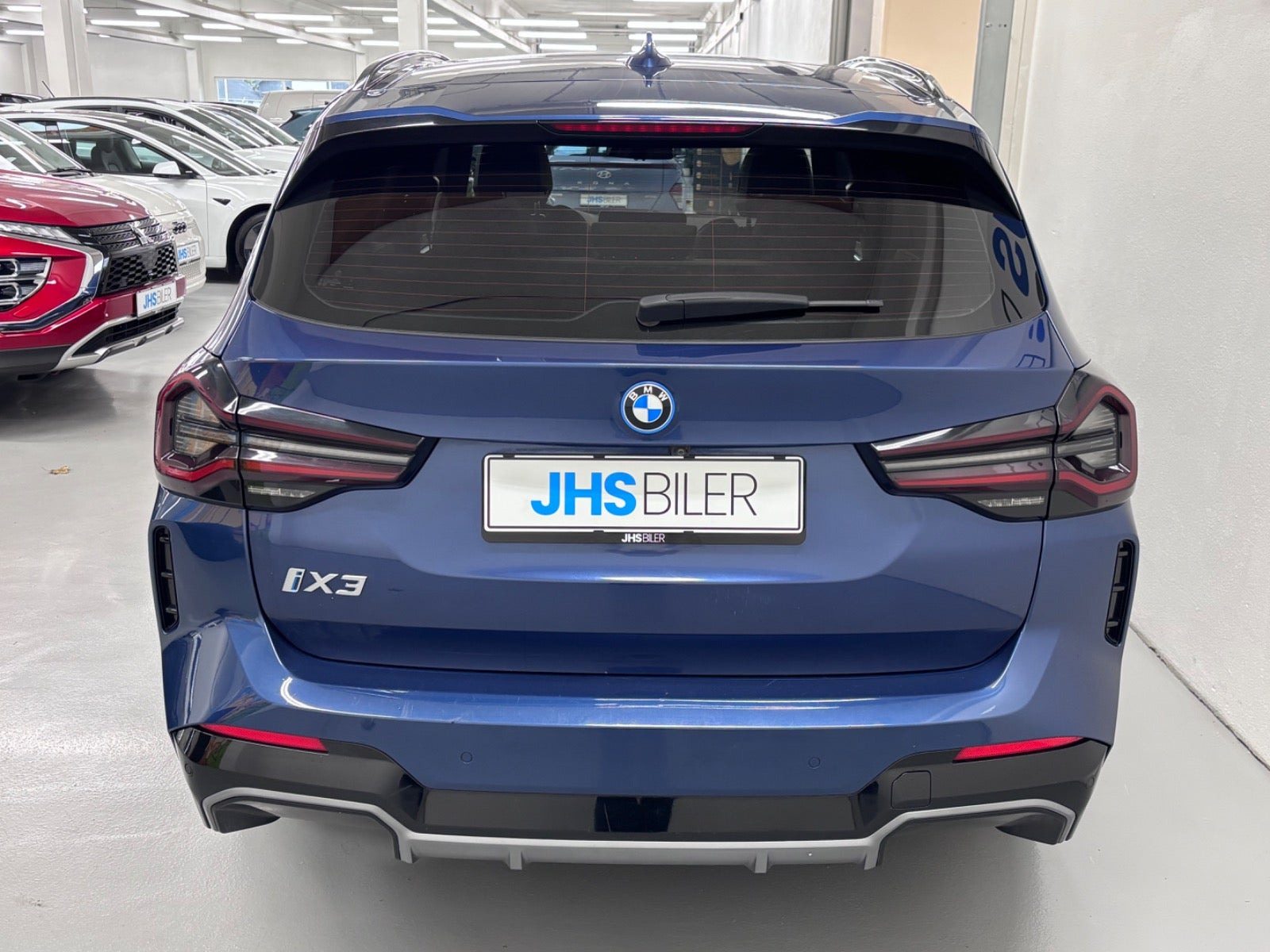 Blå BMW iX3 fra 2023