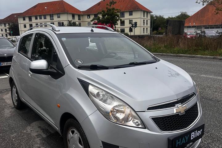 Sølv Chevrolet Spark fra 2011
