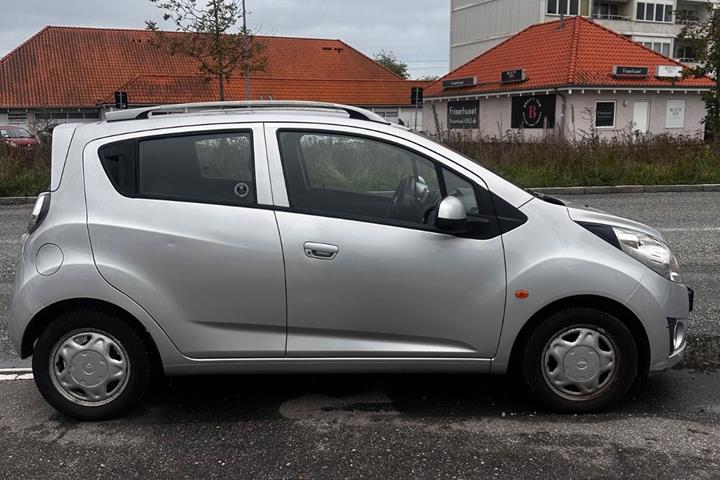 Sølv Chevrolet Spark fra 2011