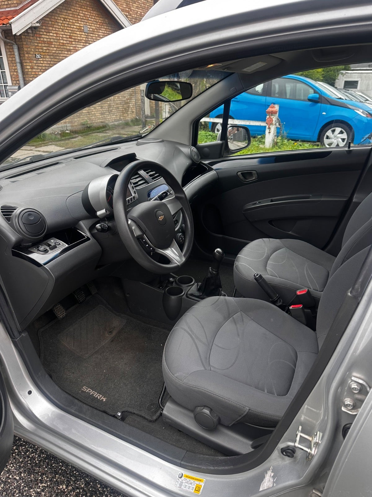 Sølv Chevrolet Spark fra 2011