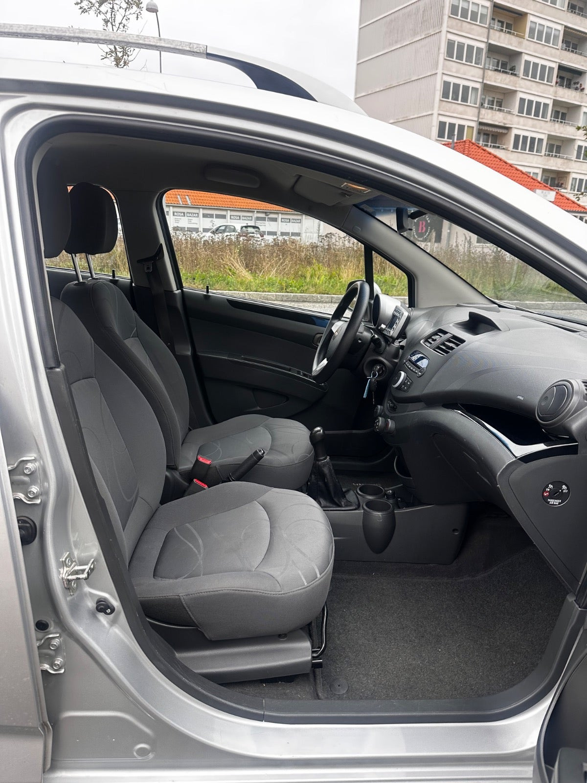 Sølv Chevrolet Spark fra 2011