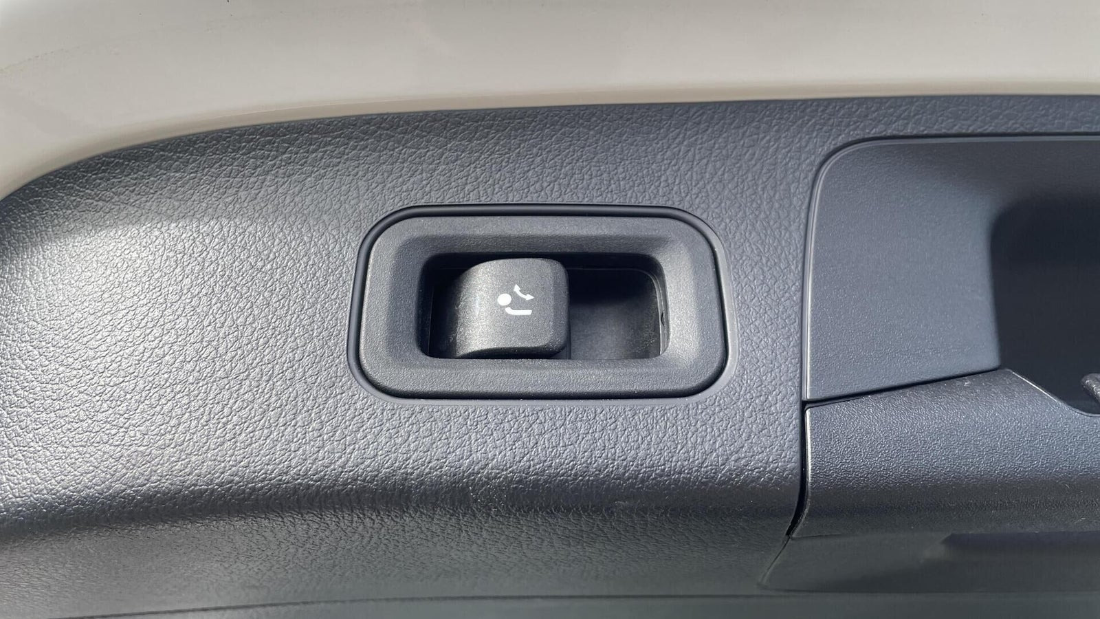Hvid Mercedes EQA250 fra 2023