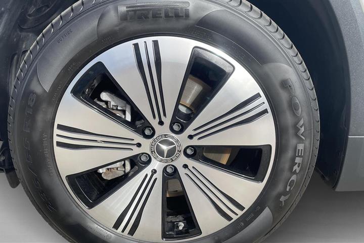 Hvid Mercedes EQA250 fra 2023