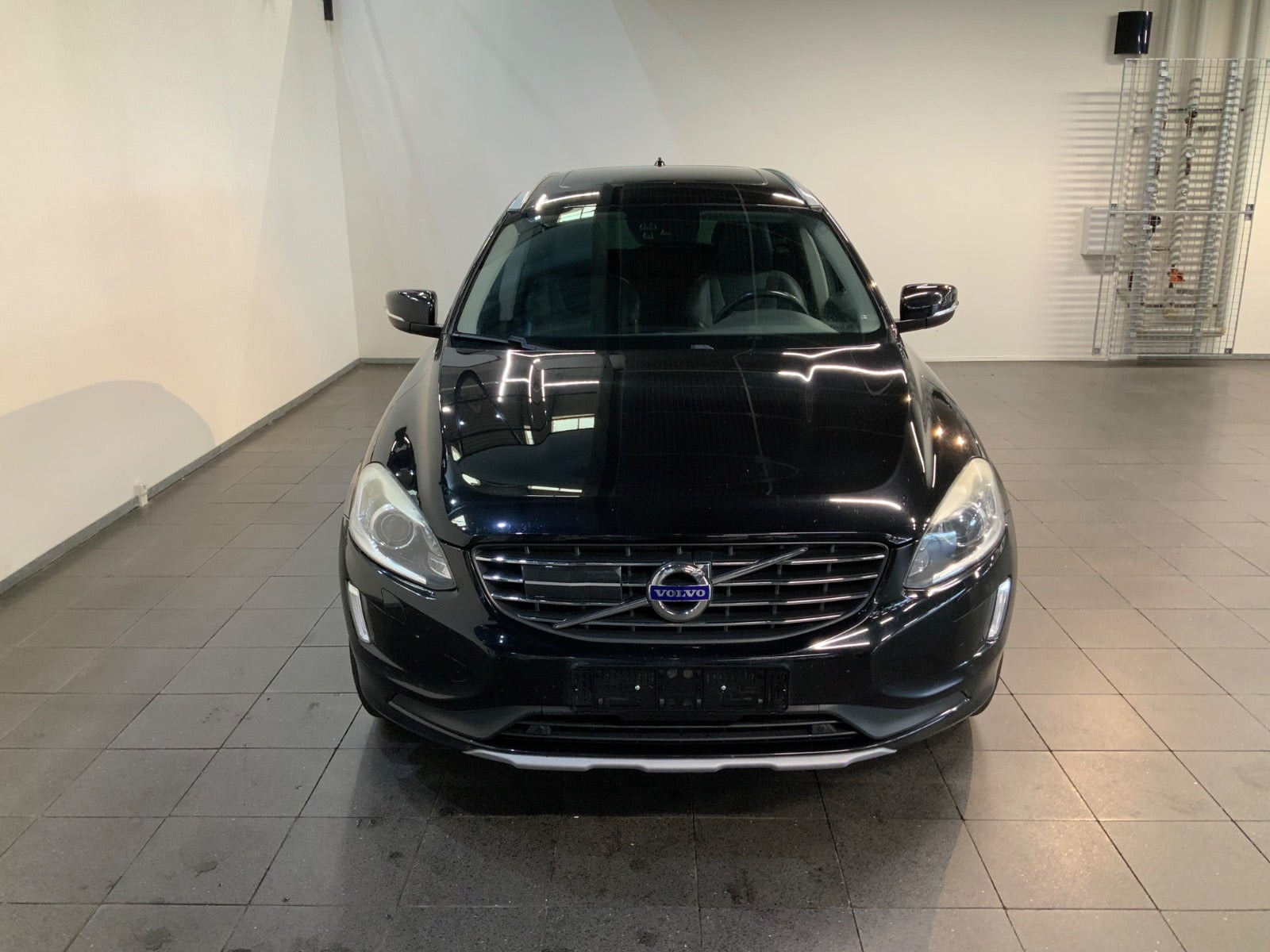 Sort Volvo XC60 fra 2016
