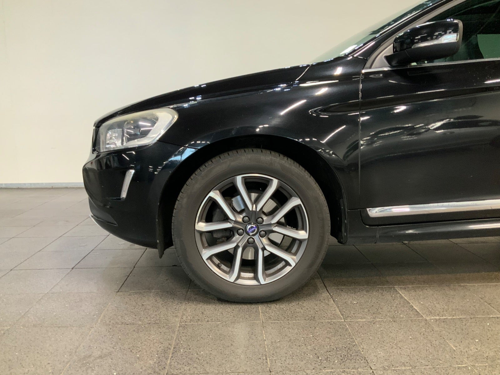 Sort Volvo XC60 fra 2016