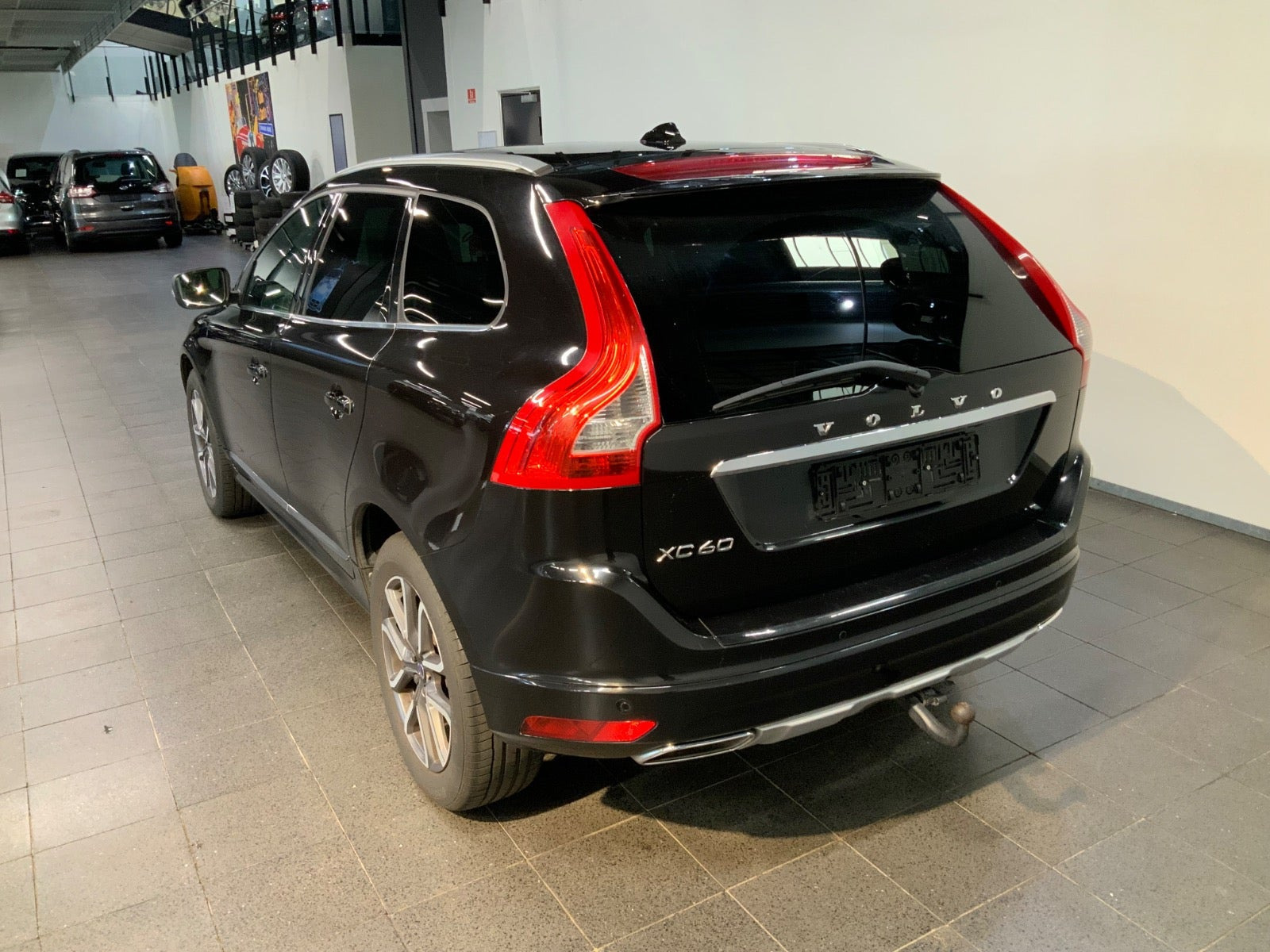 Sort Volvo XC60 fra 2016
