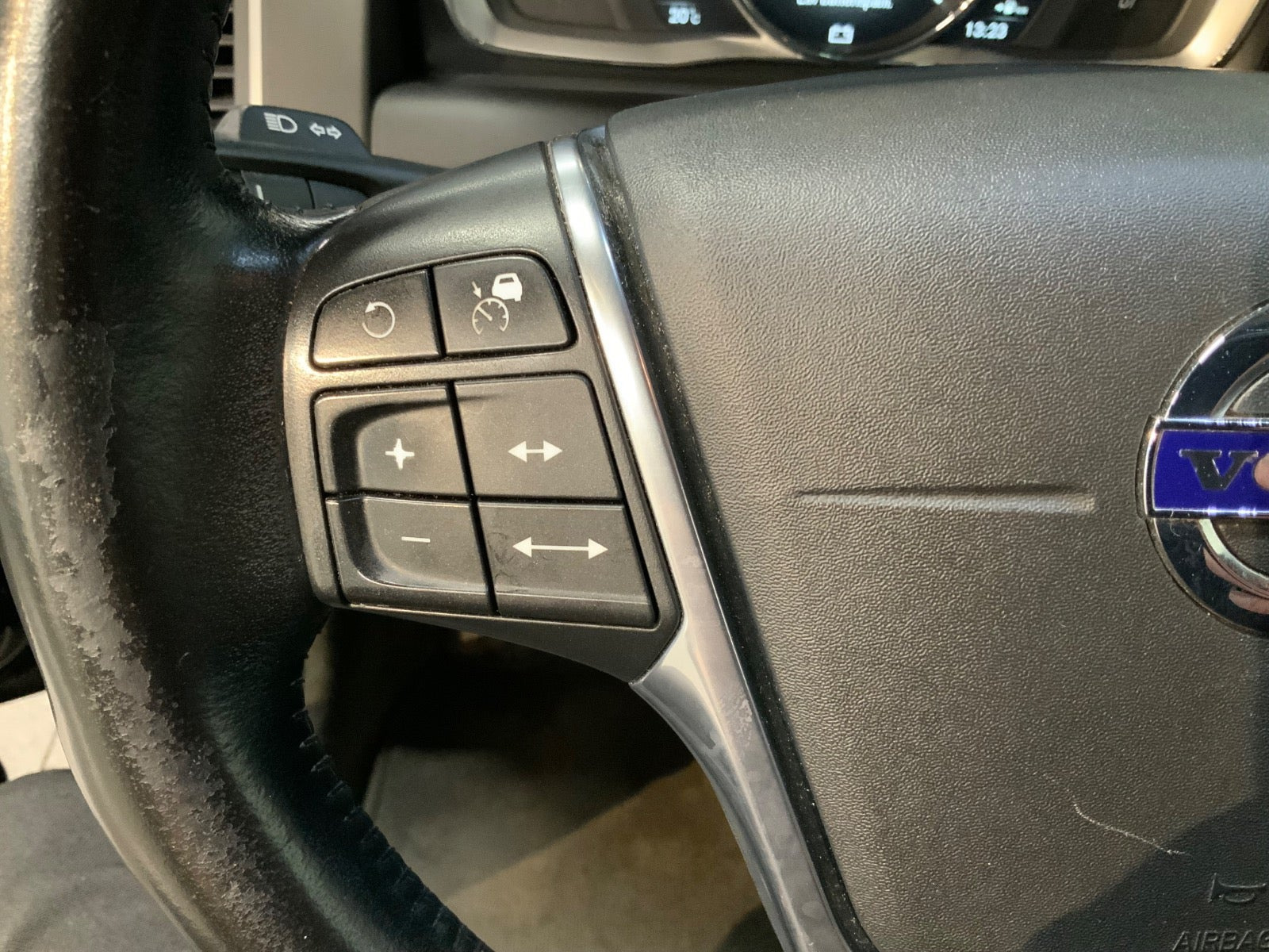 Sort Volvo XC60 fra 2016