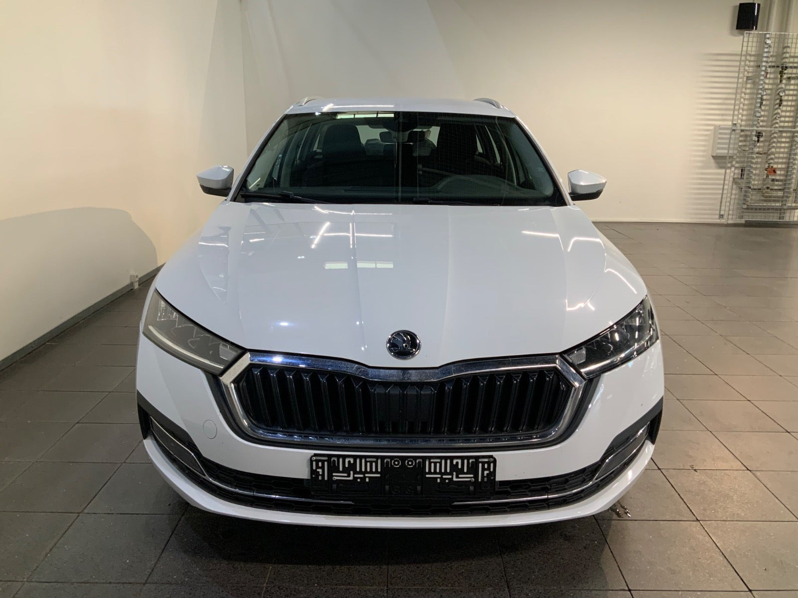 Hvid Skoda Octavia fra 2021