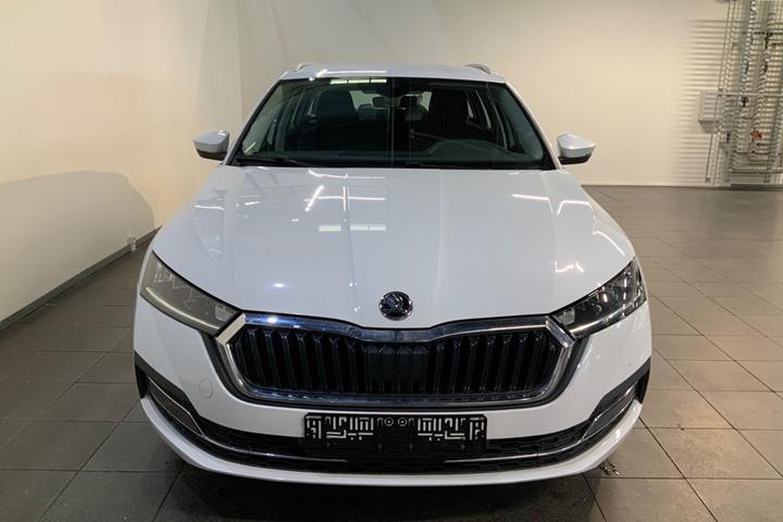 Hvid Skoda Octavia fra 2021
