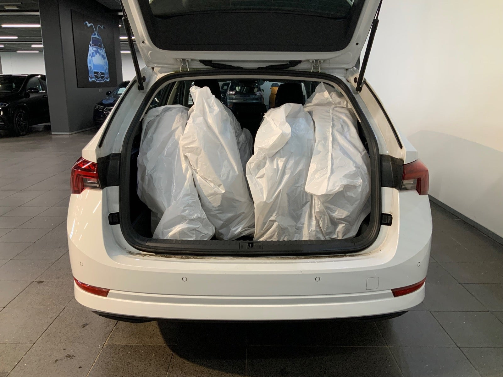 Hvid Skoda Octavia fra 2021