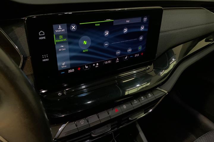 Hvid Skoda Octavia fra 2021