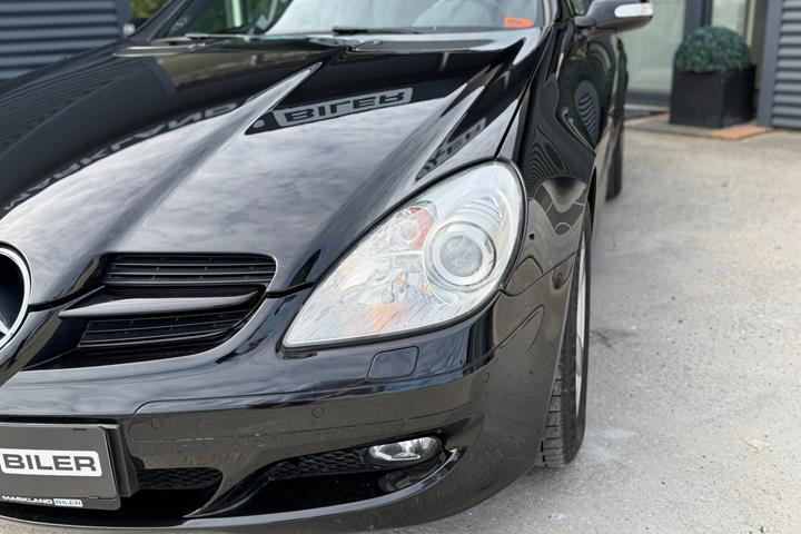 Sort Mercedes SLK200 fra 2004