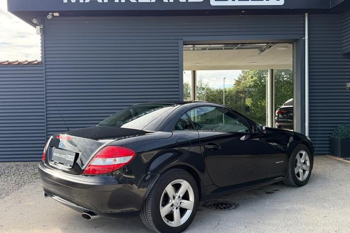 Sort Mercedes SLK200 fra 2004