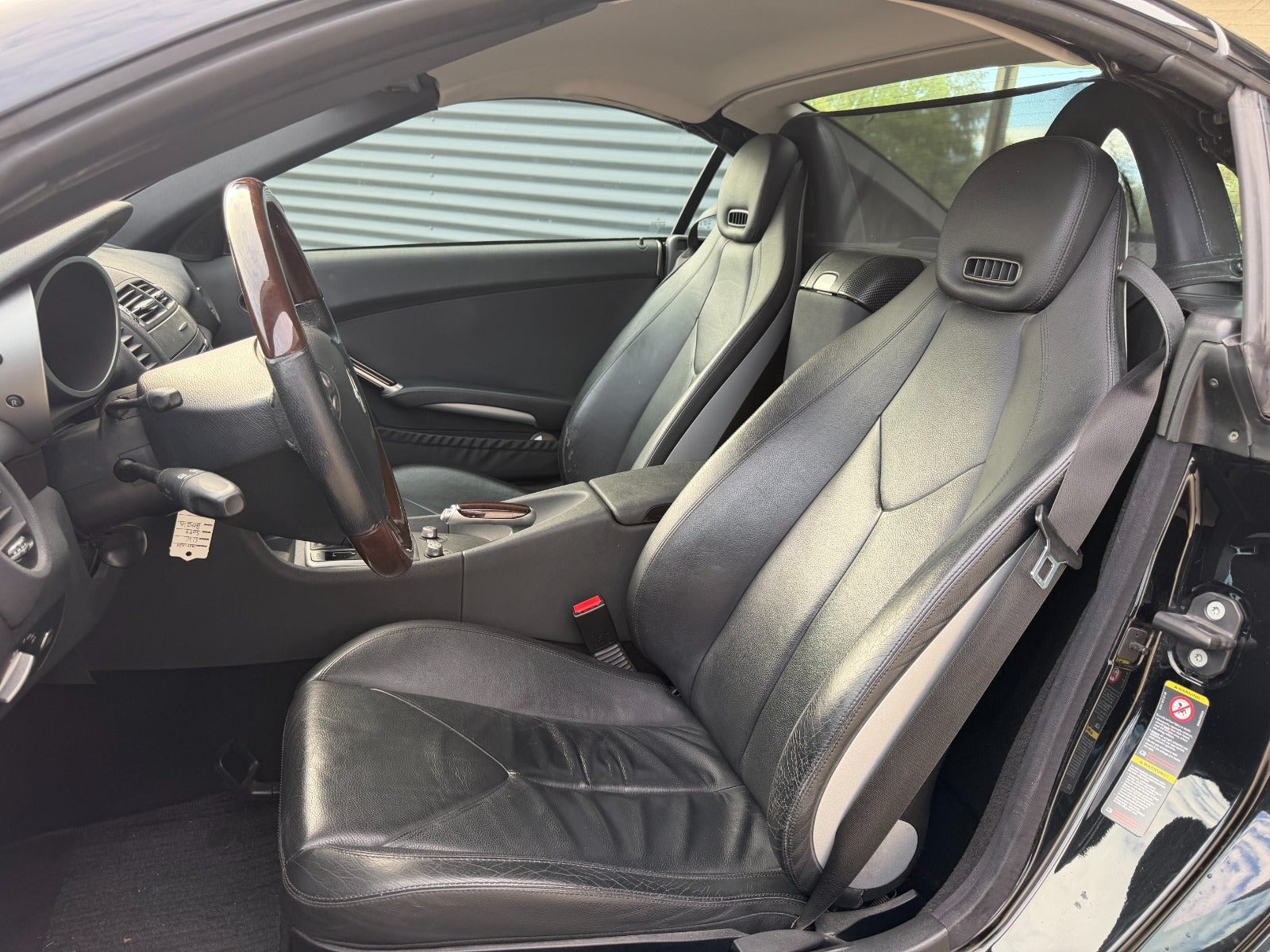 Sort Mercedes SLK200 fra 2004