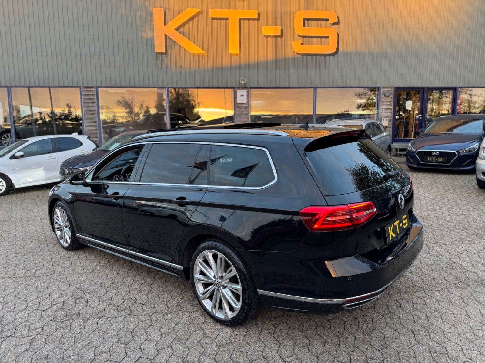 Sort VW Passat fra 2018