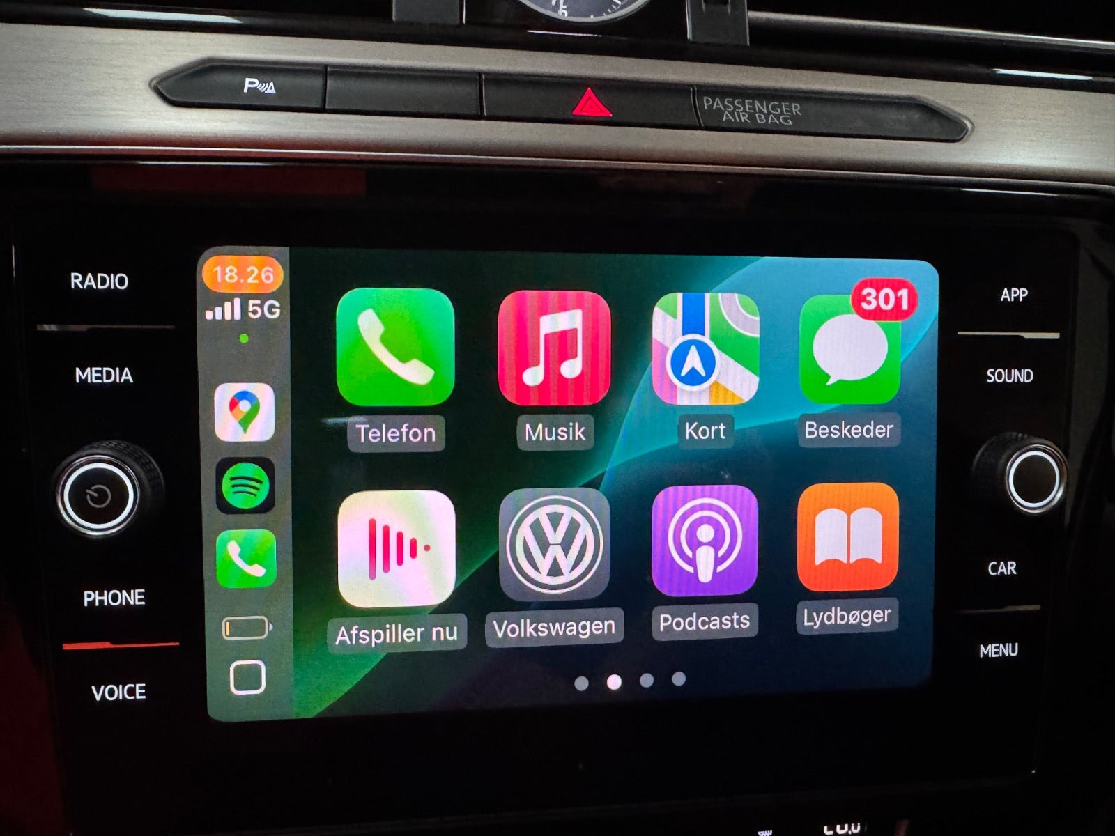 Sort VW Passat fra 2018