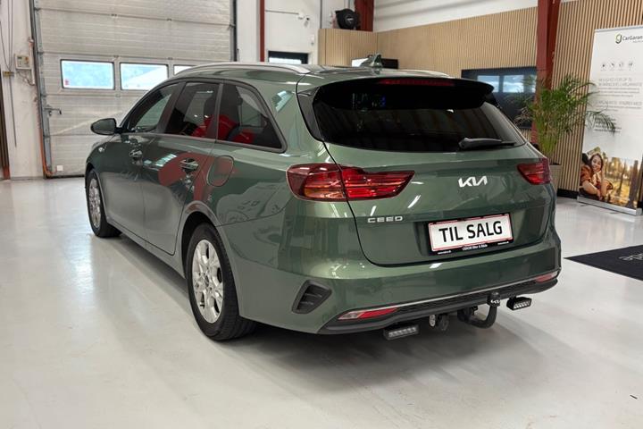 Grøn Kia Ceed fra 2023