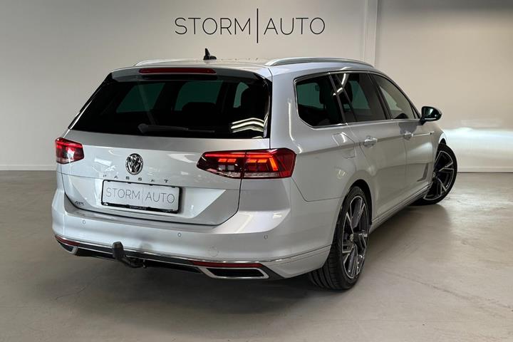 Sølv VW Passat fra 2020