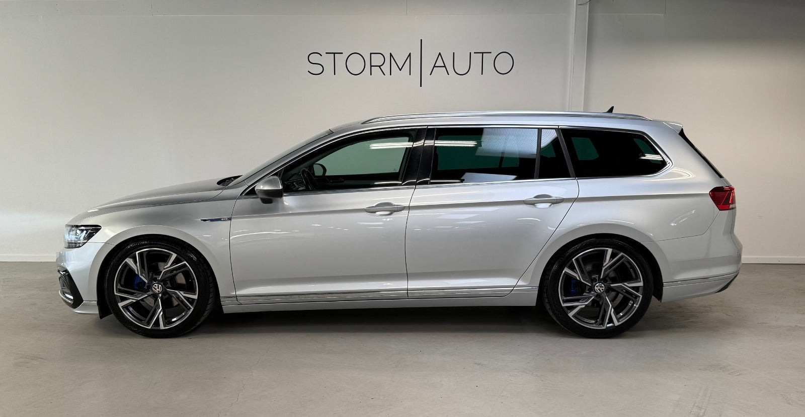 Sølv VW Passat fra 2020