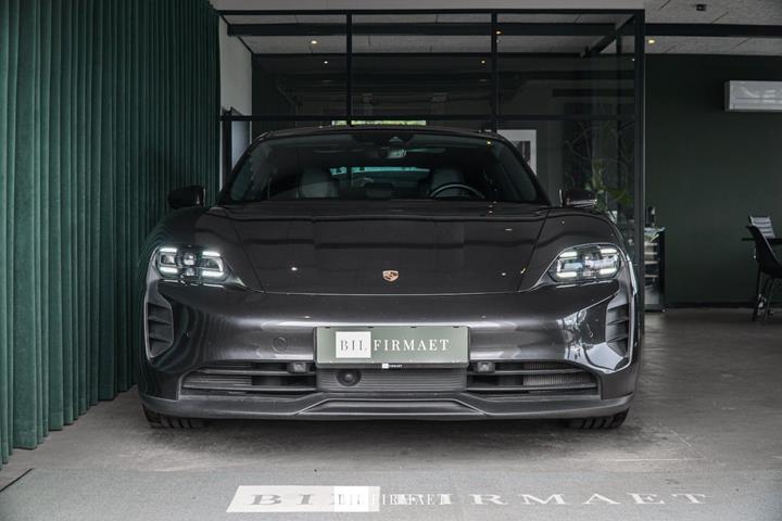 Grå Porsche Taycan 4S fra 2021