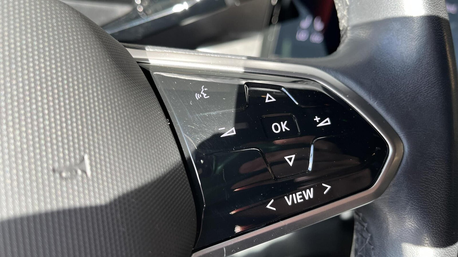 Grå VW ID.4 fra 2023