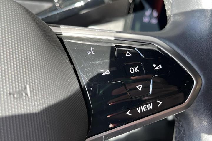 Grå VW ID.4 fra 2023