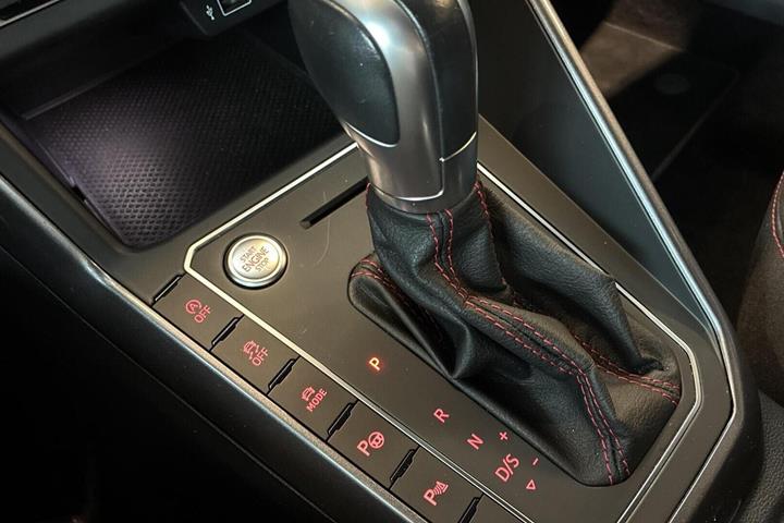 Sort VW Polo fra 2019