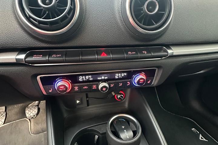 Sort Audi A3 fra 2015