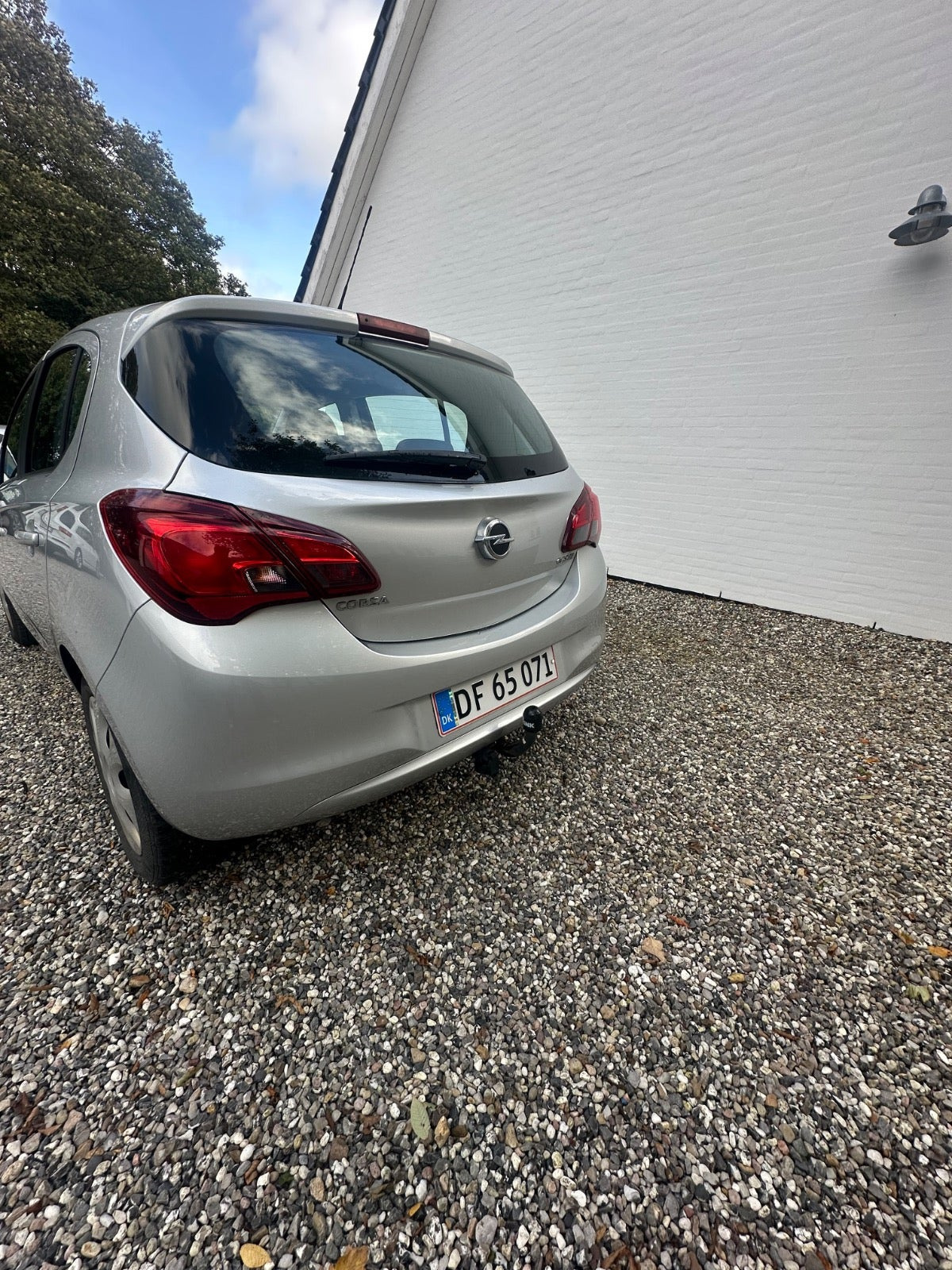 Sølv Opel Corsa fra 2016