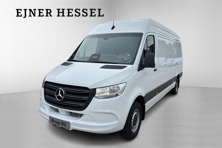 Hvid Mercedes Sprinter 317 fra 2025