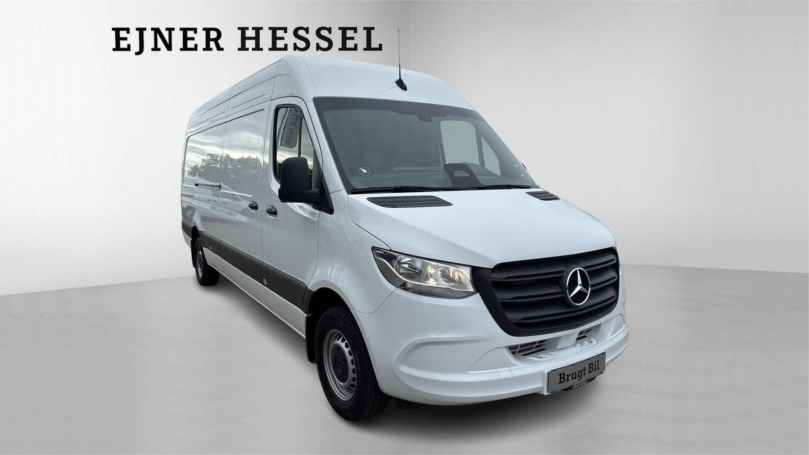 Hvid Mercedes Sprinter 317 fra 2025