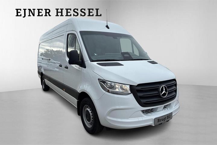 Hvid Mercedes Sprinter 317 fra 2025