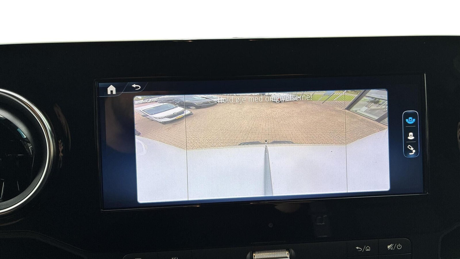 Hvid Mercedes Sprinter 317 fra 2025