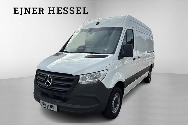Hvid Mercedes Sprinter 317 fra 2025