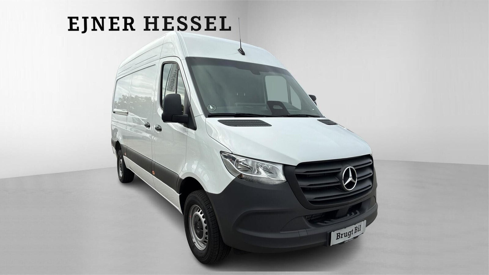 Hvid Mercedes Sprinter 317 fra 2025