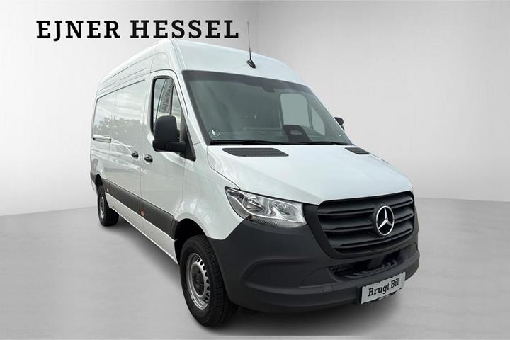 Hvid Mercedes Sprinter 317 fra 2025