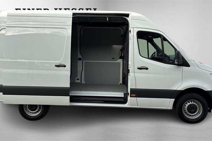 Hvid Mercedes Sprinter 317 fra 2025