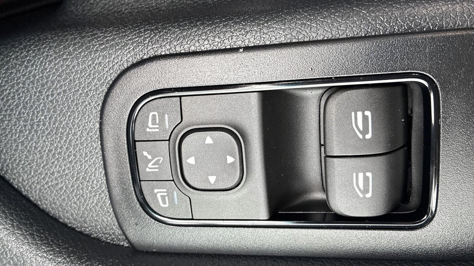 Hvid Mercedes Sprinter 317 fra 2025