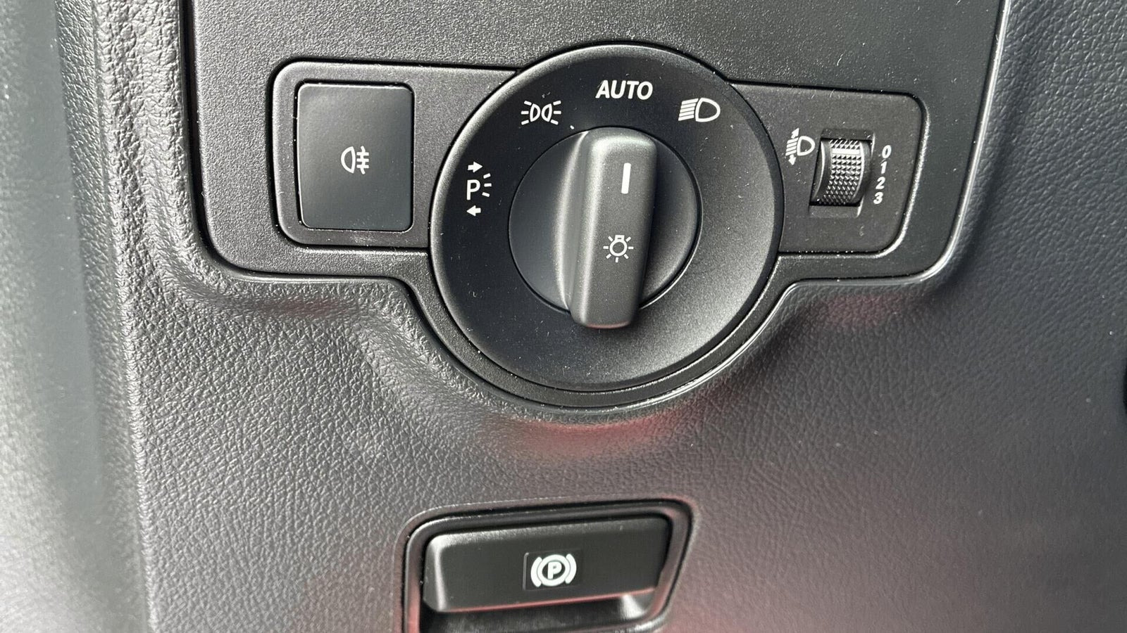 Sort Mercedes eVito 129 fra 2021