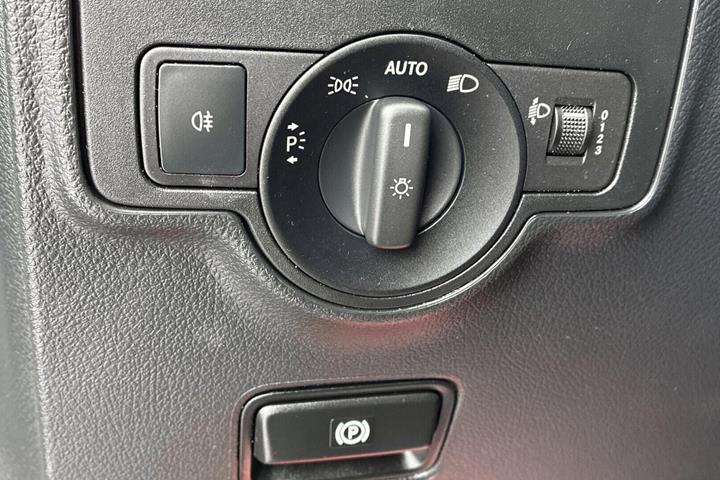 Sort Mercedes eVito 129 fra 2021