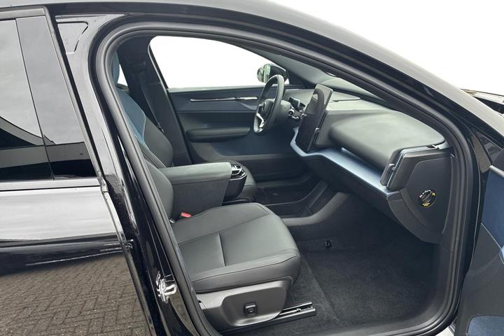 Sort Volvo EX30 fra 2024
